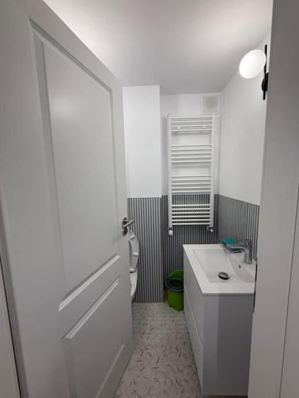 Casă cu 3 camere cu Canalizare în Banu Manta