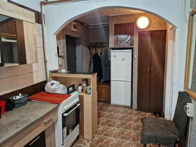 Apartament cu 2 camere semidecomandat în Exterior Vest