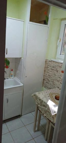 Garsonieră decomandată în Tudor