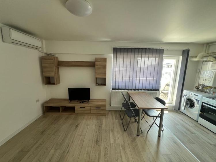 Apartament cu 3 camere semidecomandat, mobilat în Theodor Pallady