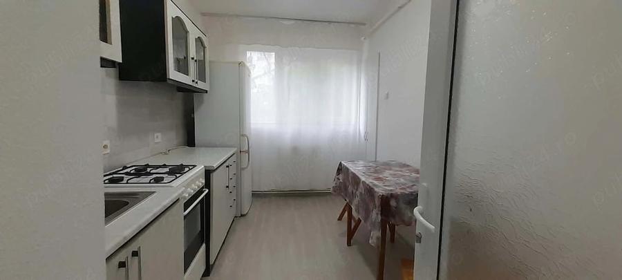 Apartament cu 2 camere decomandat în Micro 20