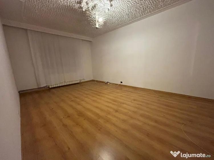 Apartament cu 3 camere decomandat, mobilat în Tomești
