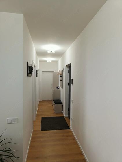 Apartament cu 3 camere decomandat în Exterior Vest