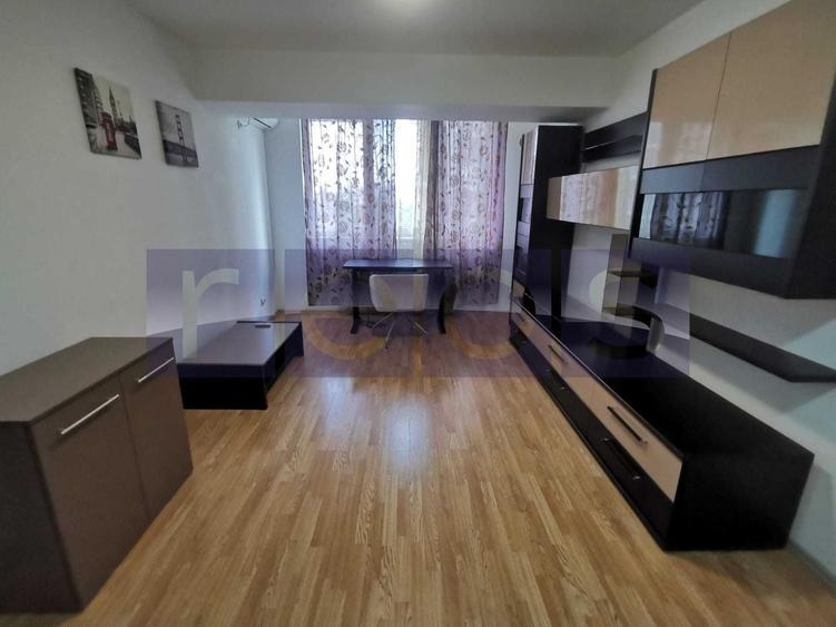 Apartament cu 2 camere semidecomandat, mobilat în Titan