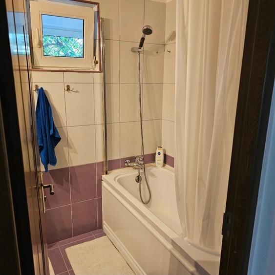 Apartament cu 3 camere semidecomandat, mobilat în Dristor