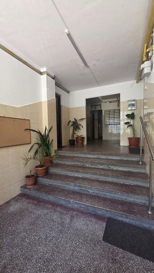 Apartament cu 2 camere decomandat în Basarabia