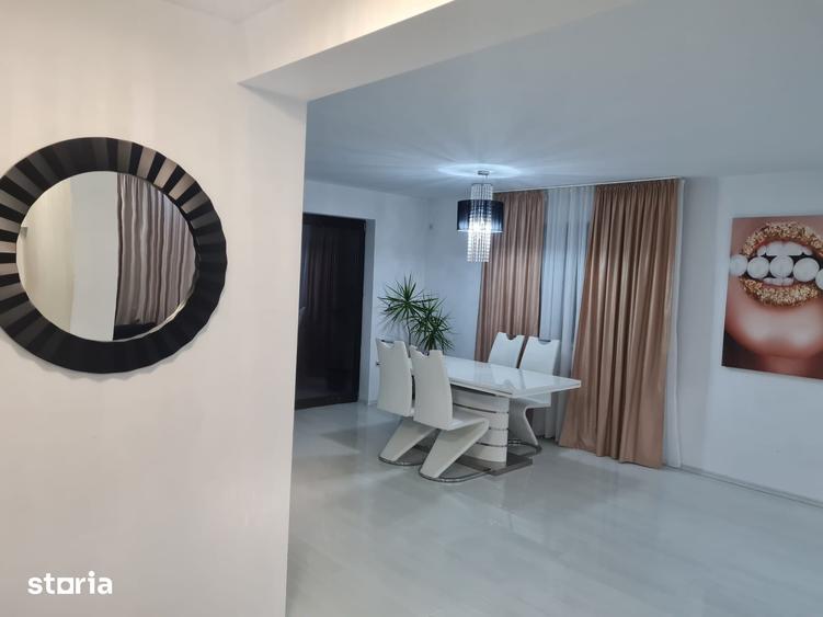 Casă cu 5 camere cu Teren 520 Mp în Ghiroda