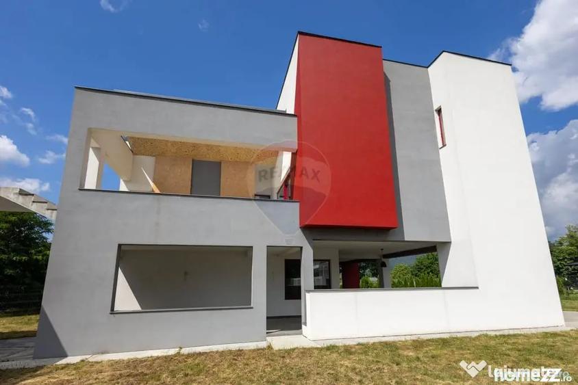 Casă cu 5 camere cu Teren 1600 Mp în Bistrița