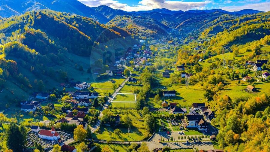 Teren Construcții intravilan de 2200 mp, în Șimon