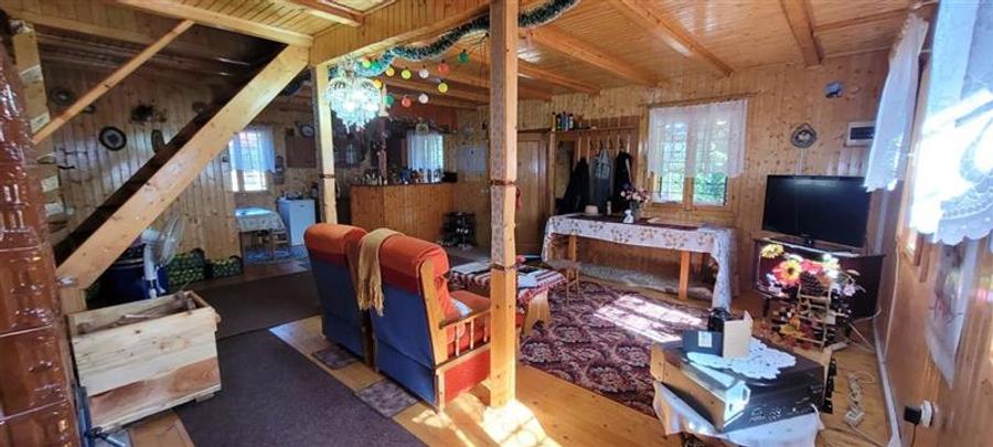 Casă individuală cu 4 camere cu Teren 2156 Mp în Exterior Sud