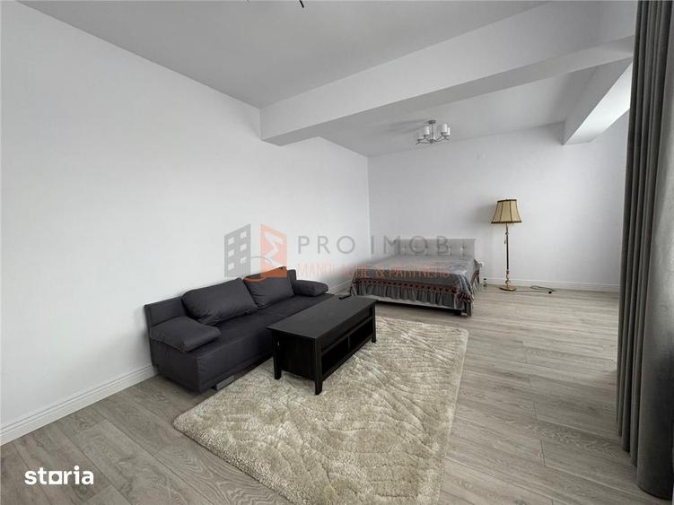 Casă cu 6 camere decomandat cu Teren 702 Mp în Vadu Pașii