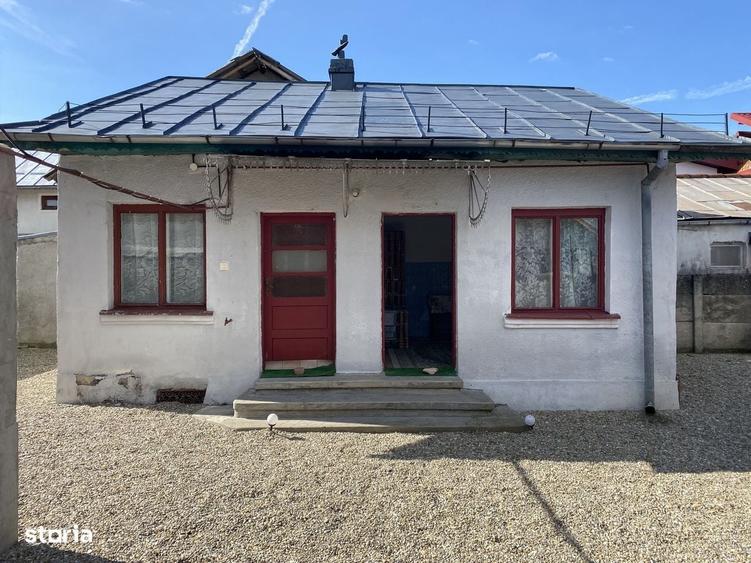 Vanzare casa cu potential rezidential si comercial in Pucioasa -441 mp - 2