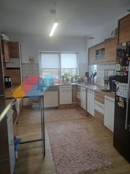 Casă individuală cu 4 camere cu Canalizare în Apahida