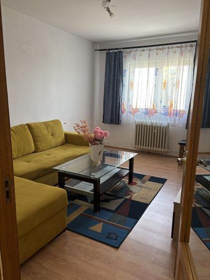 Garsonieră decomandată în Malu Roșu