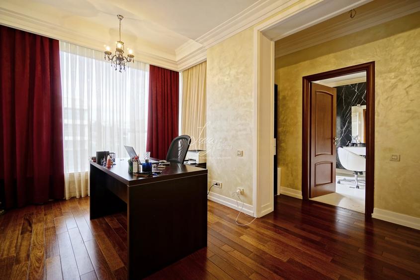 Casă individuală cu 14 camere cu Canalizare în Herăstrău
