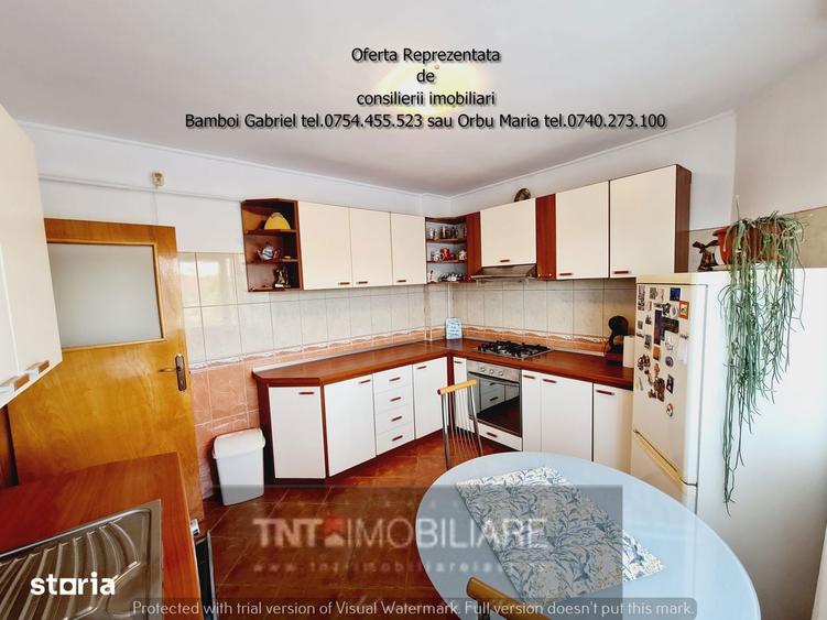 Apartament cu 4 camere decomandat în Piața Unirii