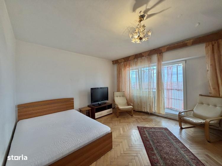 Garsonieră decomandată în Complex Studențesc