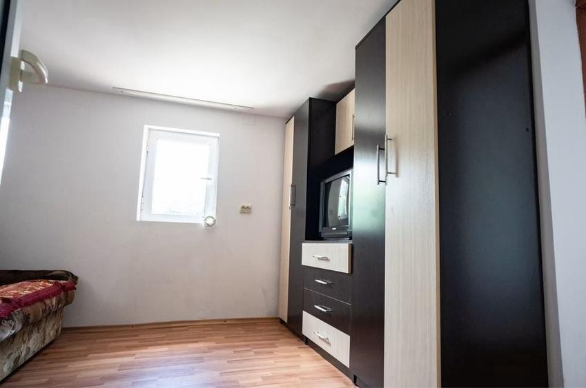 Casă cu 4 camere în Lupoaia