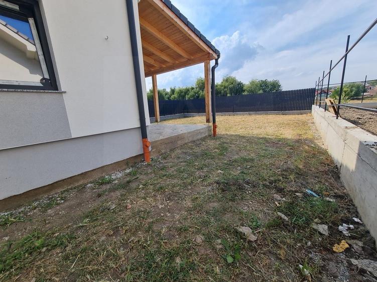 Duplex cu 3 camere cu Canalizare în Șura Mare