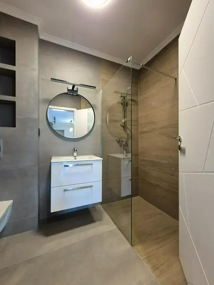Apartament cu 2 camere decomandat în Titan