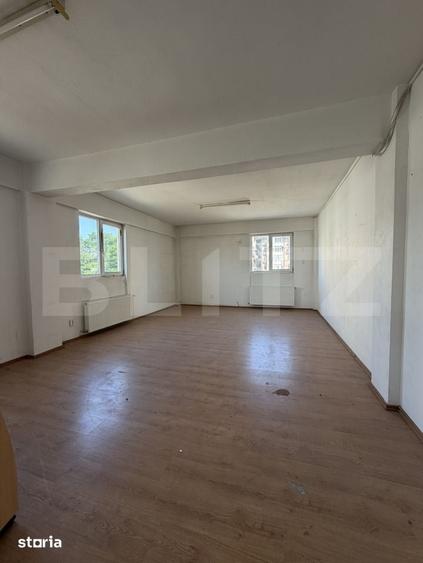 Spațiu comercial, de 550 mp, în Craiovița Nouă