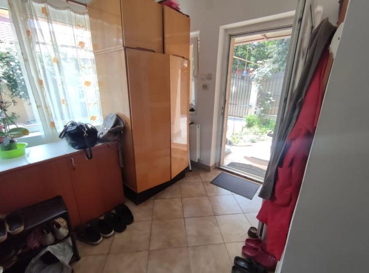 Casă cu 3 camere cu Teren 579 Mp în Florilor