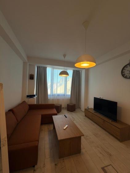 Apartament cu 2 camere semidecomandat, mobilat în Peninsula