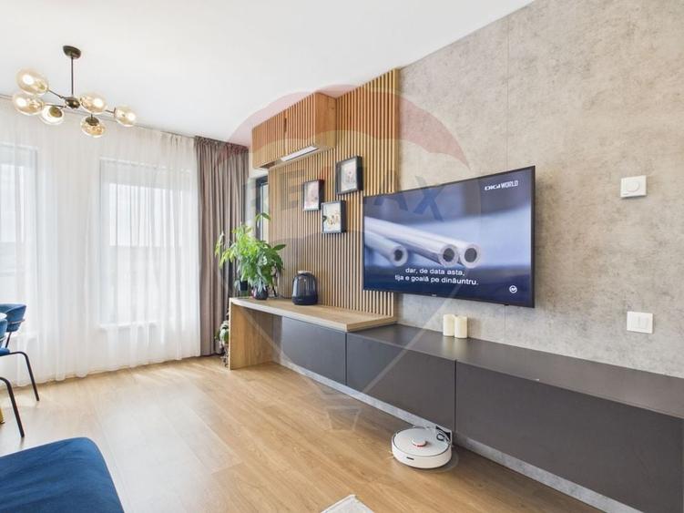 Apartament cu 3 camere decomandat, mobilat în Central