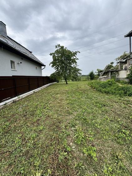 Casă cu 3 camere cu Teren 1600 Mp în Central