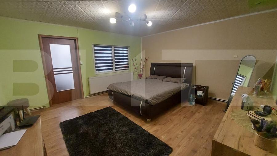 Casă individuală cu 7 camere cu Teren 1980 Mp în Vâlcele