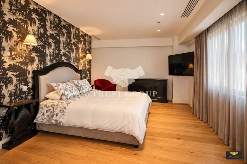 Penthouse cu 4 camere semidecomandat, mobilat în Ultracentral
