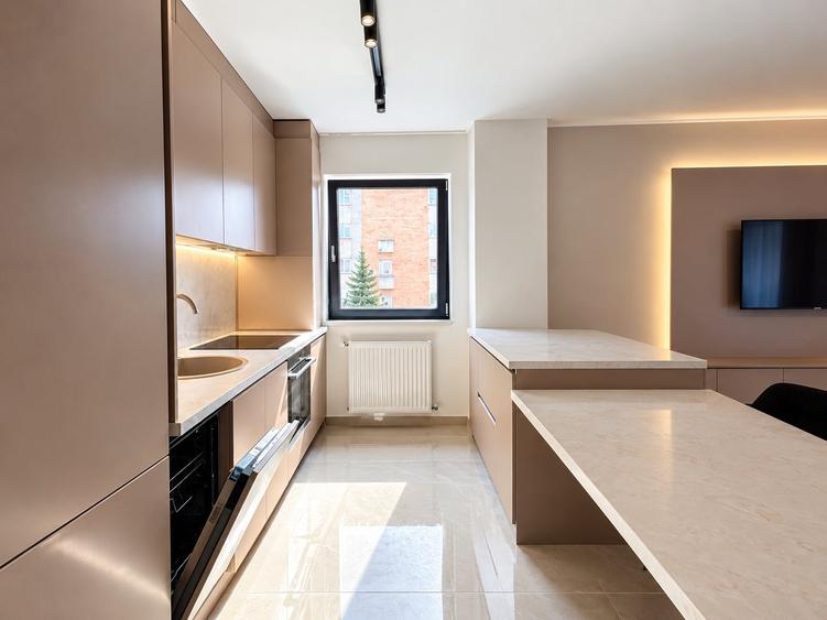 Apartament cu 3 camere semidecomandat, mobilat în Zorilor