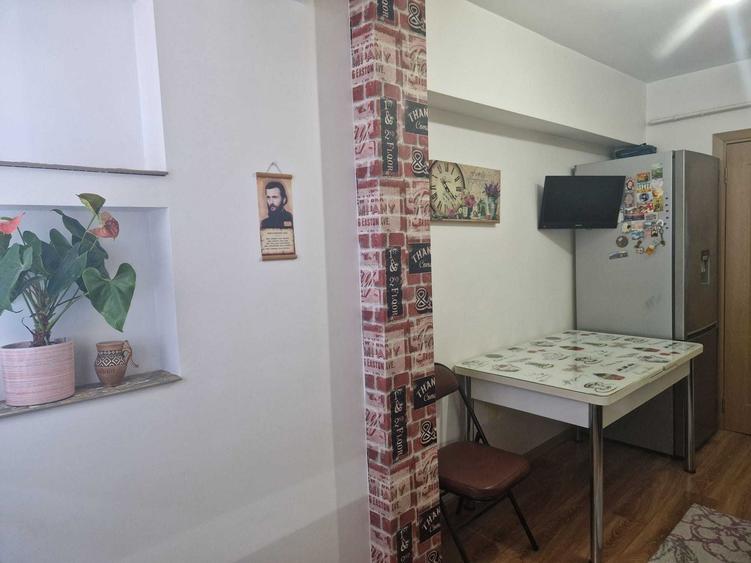 Apartament cu 2 camere decomandat în Micro 18