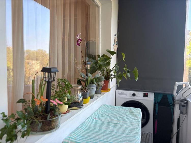 Apartament cu 3 camere semidecomandat, mobilat în Alexandru Obregia