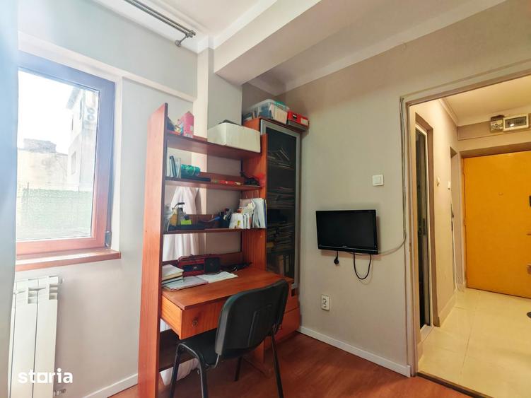 Apartament cu 3 camere semidecomandat în Ultracentral
