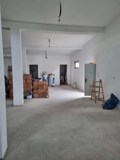 Spațiu comercial, de 150 mp, în Zimandu Nou