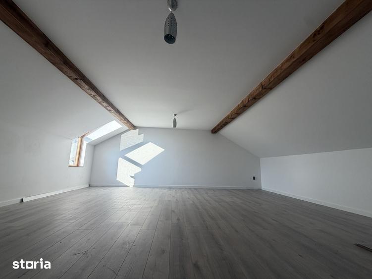 Casă cu 5 camere cu Teren 400 Mp în Sângeorgiu de Mureș