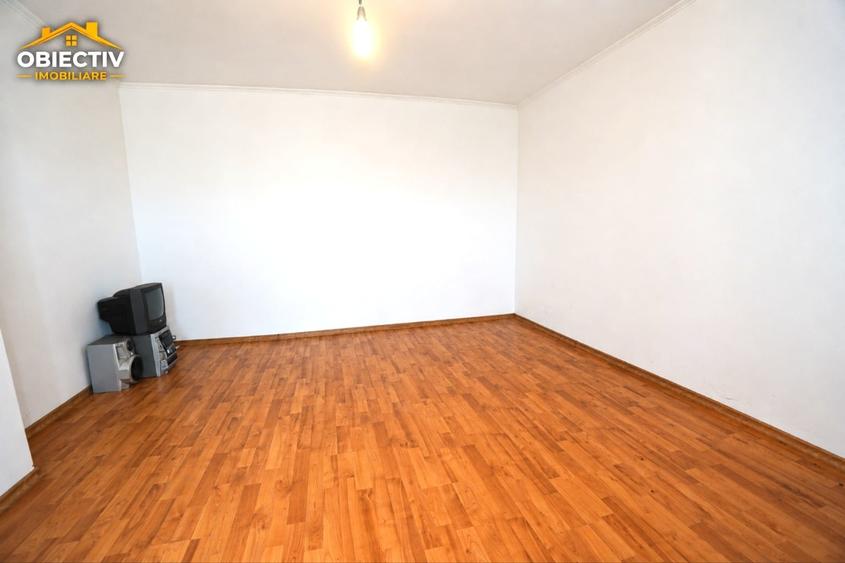 Casă individuală cu 5 camere cu Teren 500 Mp în Oglinzi
