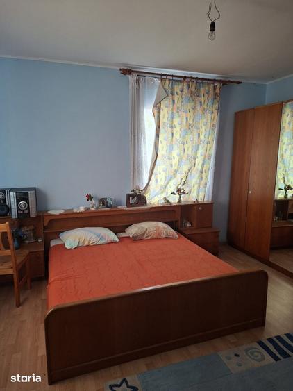 Casă cu 3 camere cu Teren 1200 Mp în Calopăr