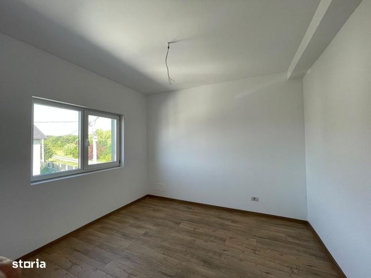 Casă cu 4 camere în Ghiroda