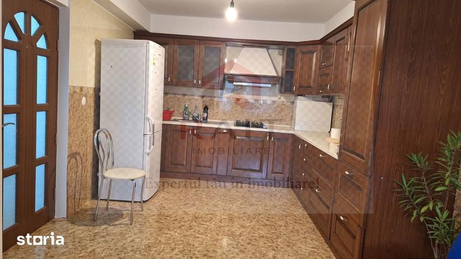 Casă cu 4 camere cu Teren 100 Mp în Central
