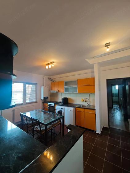 Apartament cu 3 camere decomandat în Dorobanți