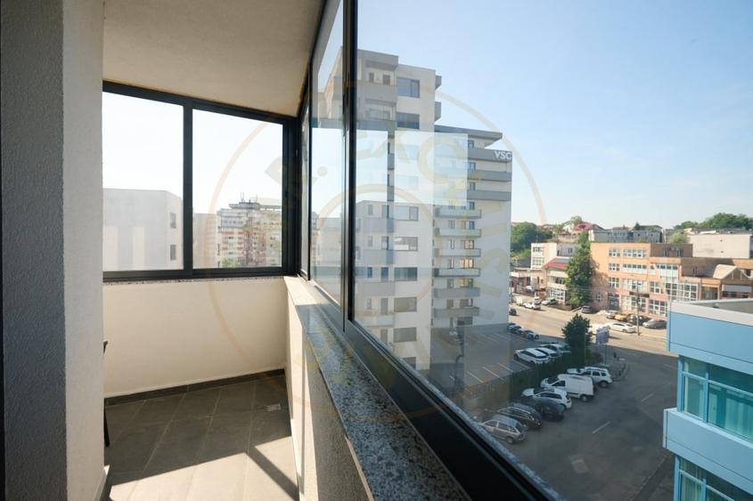 Apartament cu 2 camere decomandat, mobilat în Central