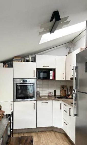 Apartament cu 4 camere semidecomandat în Unirii