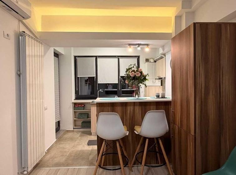 Apartament cu 2 camere decomandat în Politehnica