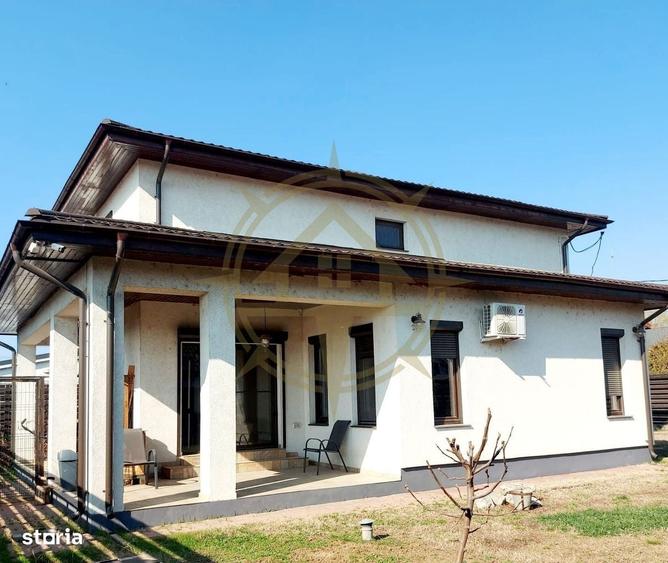 Casă cu 4 camere în Central