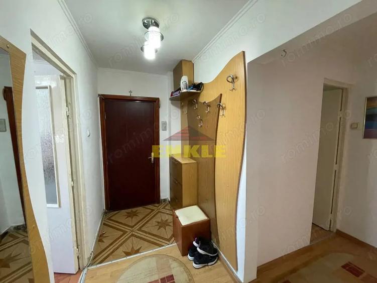 Apartament cu 4 camere decomandat în Central
