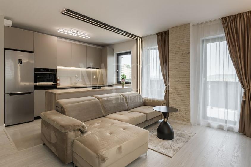 Apartament cu 4 camere semidecomandat, mobilat în Zorilor