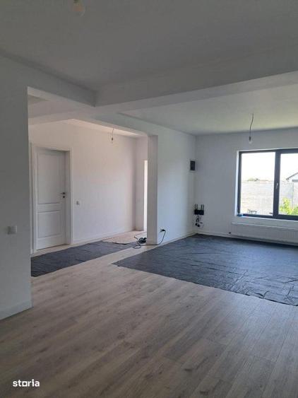 Casă cu 3 camere în Vârteju