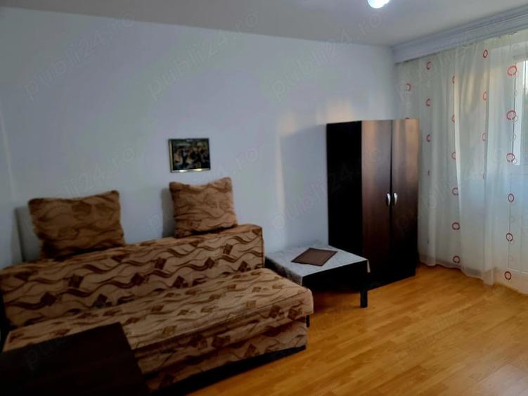 Garsonieră decomandată în Piața Unirii